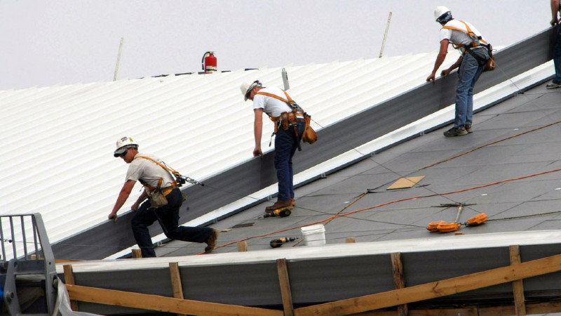 Three Signs That It’s Time to Call a Roofing Contractor in Franklin