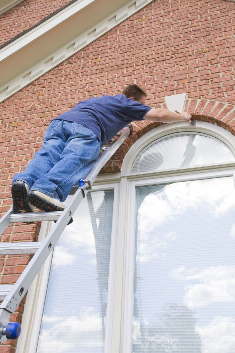 Do You Need Roof Cleaning in Monroe, LA?